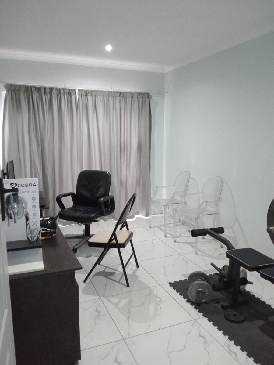 7 Bedroom Property for Sale in Berea Eastern Cape